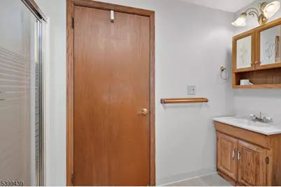 17 Londonderry Dr, Raritan Township, NJ 08822 - Photo 19