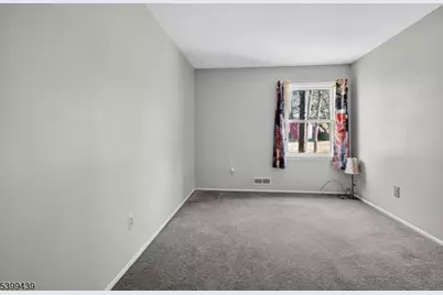 17 Londonderry Dr, Raritan Township, NJ 08822 - Photo 15