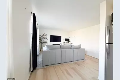 300 Wilson Rd #24D, Springfield Twp., NJ 07081 - Photo 3