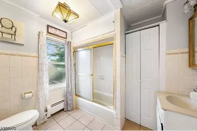 160 W Colfax Ave, Roselle Park, NJ 07204 - Photo 21