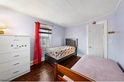 160 W Colfax Ave, Roselle Park, NJ 07204 - Photo 3