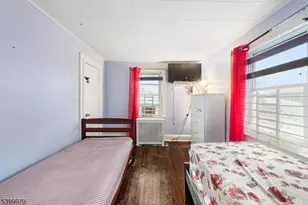 160 W Colfax Ave, Roselle Park, NJ 07204 - Photo 13