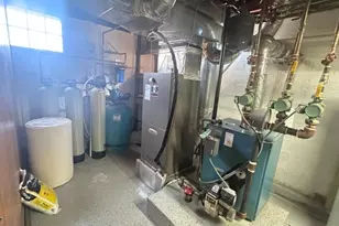 17 Village Glen Rd, Raritan Township, NJ 08822 - Photo 11