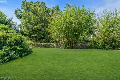 813 N Wood Ave, Linden, NJ 07036 - Photo 15