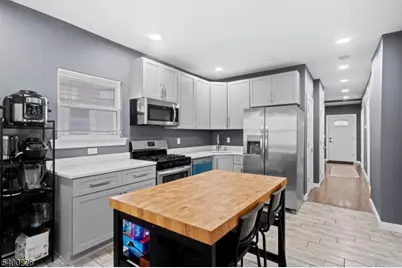 110 Park Ave, East Orange, NJ 07017 - Photo 13