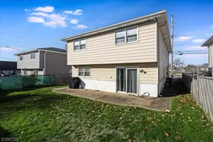 64 Gilbert Ave, Elmwood Park, NJ 07407 - Photo 23