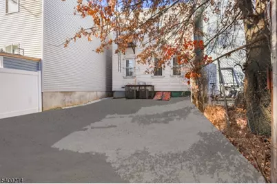 790 S 14th St, Newark, NJ 07108 - Photo 27