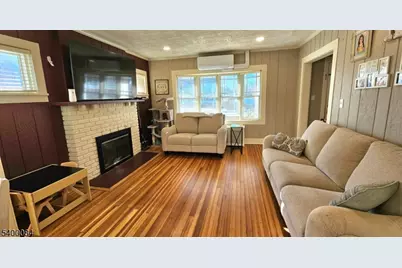 421 Lincoln Ave, Pompton Lakes, NJ 07442 - Photo 5