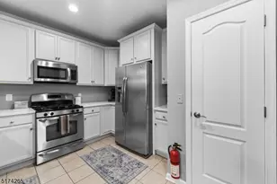 709 Brook Hollow Dr, Hanover Township, NJ 07981 - Photo 7