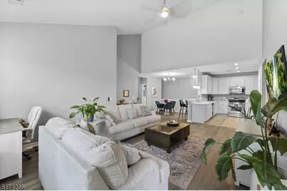 709 Brook Hollow Dr #709, Hanover Township, NJ 07981 - Photo 11