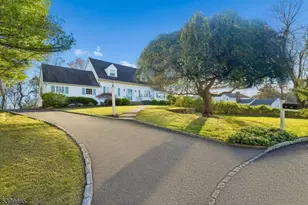 473 Bayberry Ln, Mountainside, NJ 07092 - Photo 1