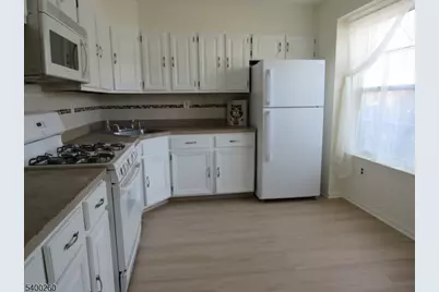 32 Lafayette Ct, North Brunswick Township, NJ 08902 - Photo 5