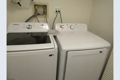 32 Lafayette Ct, North Brunswick Township, NJ 08902 - Photo 25