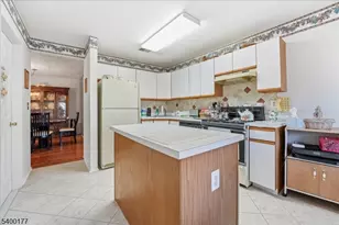 11 Letts Ct, Sayreville Boro, NJ 08872 - Photo 7