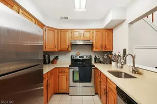 28 Spruce Ct, Bedminster Township, NJ 07921 - Photo 7