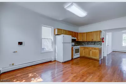 24 Green Ct, Lodi, NJ 07644 - Photo 3