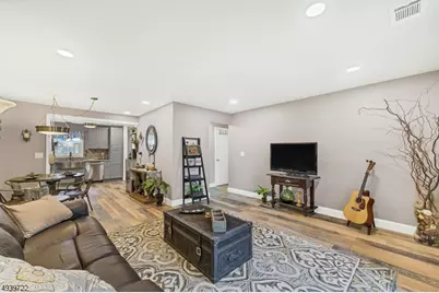 323 Sparrow Ct, Readington, NJ 08887 - Photo 7