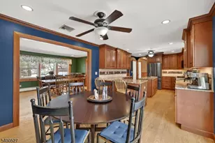 30 Tanglewood Dr, Vernon, NJ 07422 - Photo 5