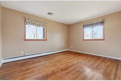 150 Cloverdale Cir, Tinton Falls, NJ 07724 - Photo 39