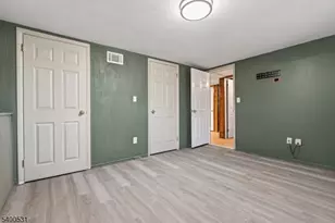 150 Cloverdale Cir, Tinton Falls, NJ 07724 - Photo 31