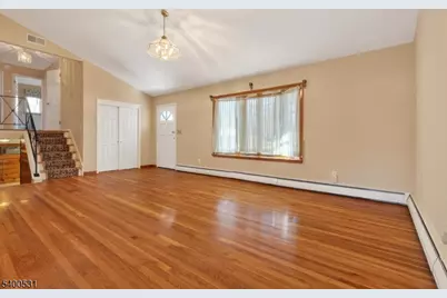 150 Cloverdale Cir, Tinton Falls, NJ 07724 - Photo 23