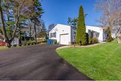 150 Cloverdale Cir, Tinton Falls, NJ 07724 - Photo 11