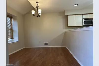 40 Whitby Cir, Franklin Township, NJ 08873 - Photo 5