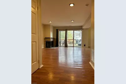 40 Whitby Cir, Franklin Township, NJ 08873 - Photo 3