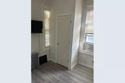 241 Osborne Ter, Newark, NJ 07112 - Photo 5