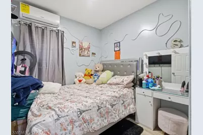 31 Dover St, Paterson, NJ 07501 - Photo 5