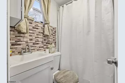 31 Dover St, Paterson, NJ 07501 - Photo 9