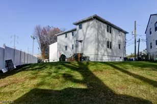 8 Sailer Ct, Elizabeth, NJ 07201 - Photo 25