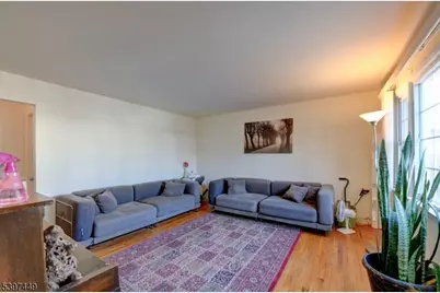 8 Sailer Ct, Elizabeth, NJ 07201 - Photo 3