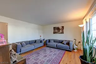 8 Sailer Ct, Elizabeth, NJ 07201 - Photo 3