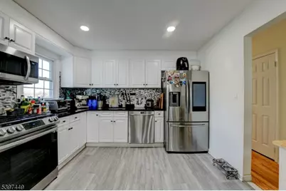 8 Sailer Ct, Elizabeth, NJ 07201 - Photo 15