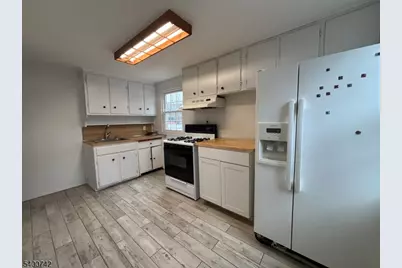 1103 Stone St, Rahway, NJ 07065 - Photo 3