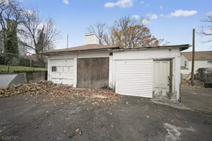 271 Mt Vernon Ave, Orange, NJ 07050 - Photo 33