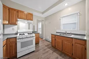 271 Mt Vernon Ave, Orange, NJ 07050 - Photo 3