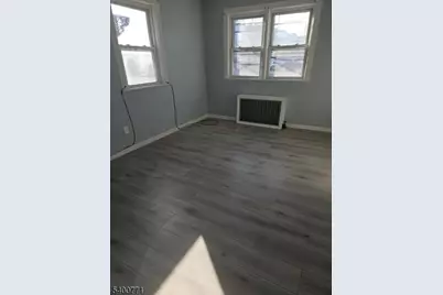 33 Glover Ave, Paterson, NJ 07501 - Photo 3