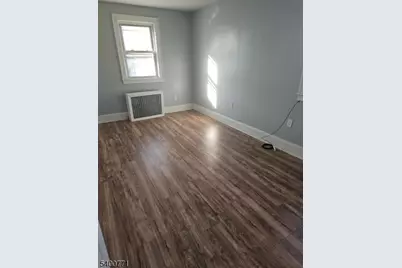 33 Glover Ave, Paterson, NJ 07501 - Photo 9