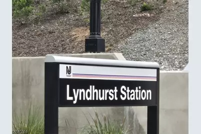 526 Valley Brook Ave, Lyndhurst Township, NJ 07071 - Photo 15