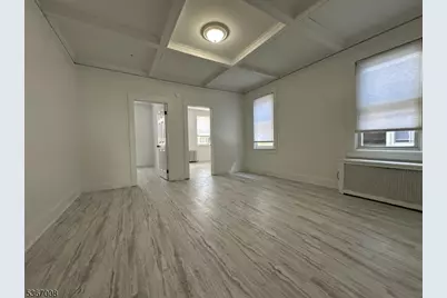 526 Valley Brook Ave, Lyndhurst Township, NJ 07071 - Photo 3