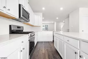 175 Mantoloking Dr, Jackson, NJ 08527 - Photo 5