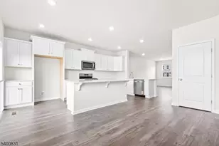 175 Mantoloking Dr, Jackson, NJ 08527 - Photo 3