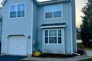 14 Willow Ci, Hamburg, NJ 07419 - Photo 1