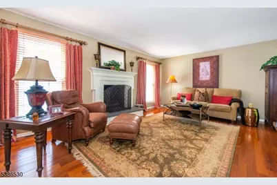 8 Tomahawk Dr, Wayne Twp., NJ 07470 - Photo 3