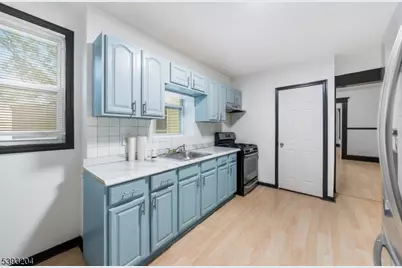 209 N 11th St #2, Newark, NJ 07107 - Photo 5