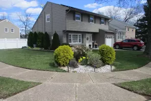 26 Donna Ct, Nutley, NJ 07110 - Photo 1
