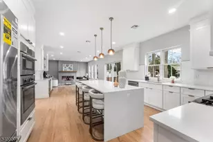 27 Stemmer Dr, Clark Township, NJ 07066 - Photo 7