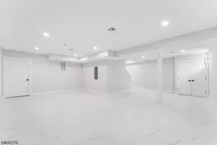 27 Stemmer Dr, Clark Township, NJ 07066 - Photo 21